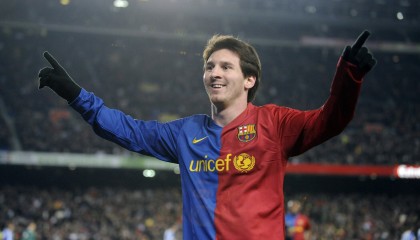 九游官网-轮滑自由表现：街头风采引人入胜，轮滑自由式动作详细表