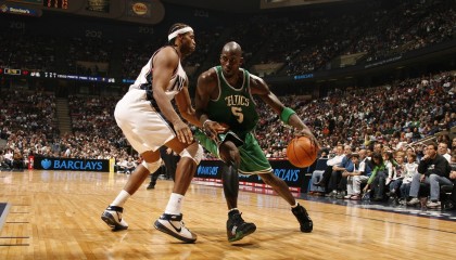 九游游戏中心下载-《跨国战队交流日：跨文化合作推动电竞全球化》，跨越电竞